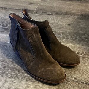 Madewell Women's Dark Brown Suede Ankle Booties
